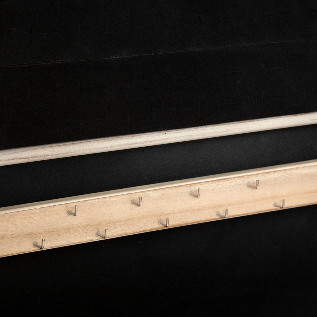 Joyero de Pie de Madera y Ratán - "Caning"