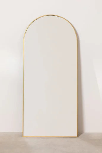 Espejo Arco Dorado de Metal - “Bella”