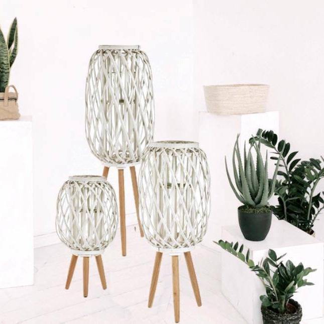 Portavelas de Mimbre con patas de Madera - Estilo Natural-ivvidek